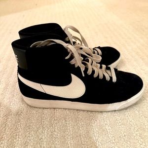 Nike Blazer Mid Vintage Suede Sneaker 